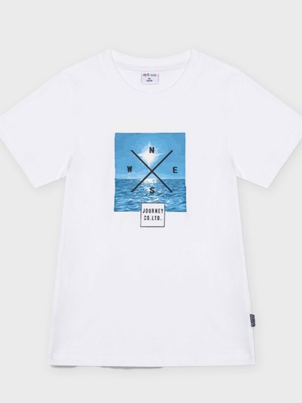 t-shirt blanc est un vêtement de printemps été idéal pour les enfants garçons ados boutique à Saint martin en haut dans les monts du lyonnais