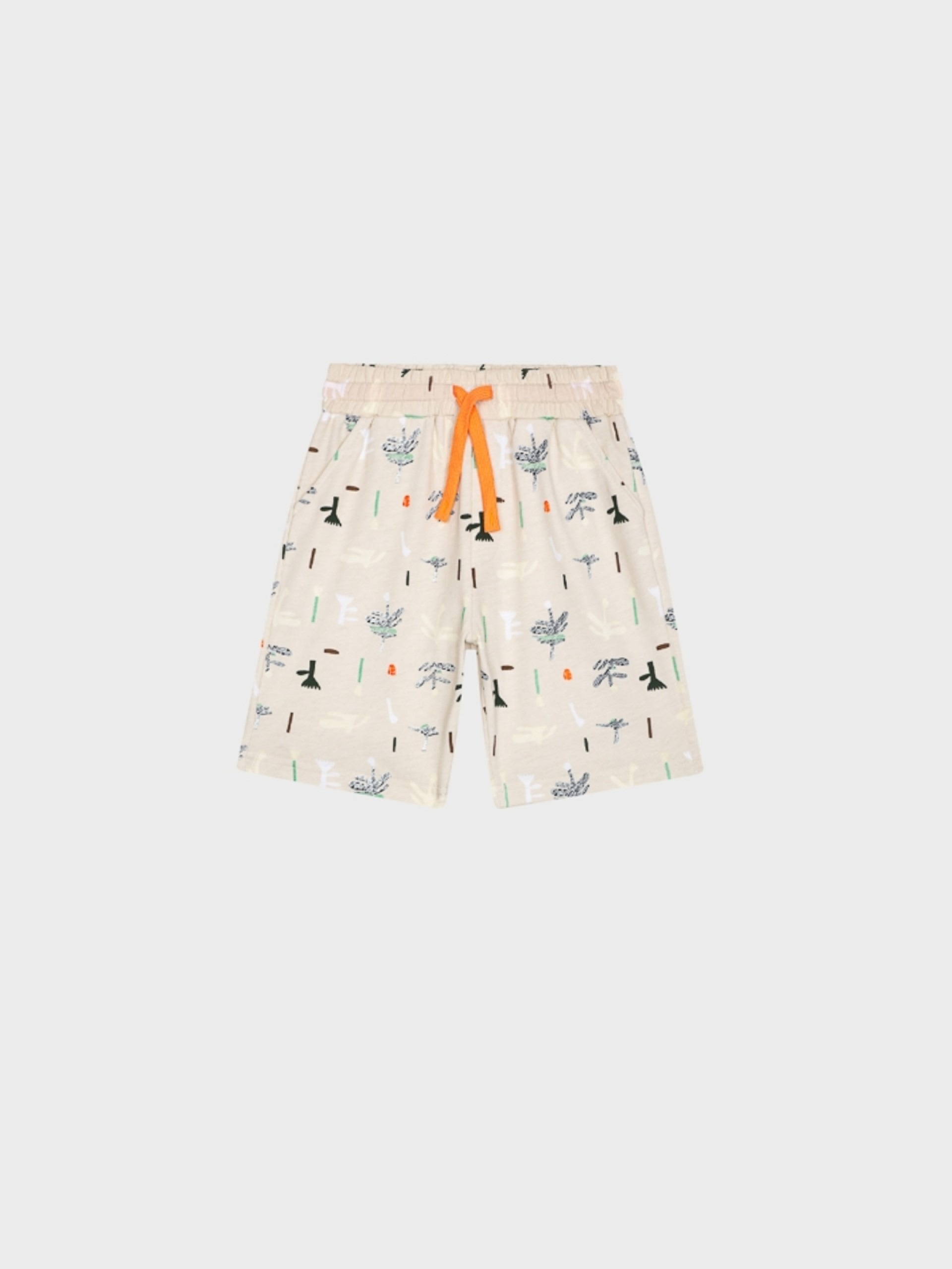 short beige pour enfant garçon ado idéal pour le printemps et l'été boutique saint martin en haut dans les monts du lyonnais