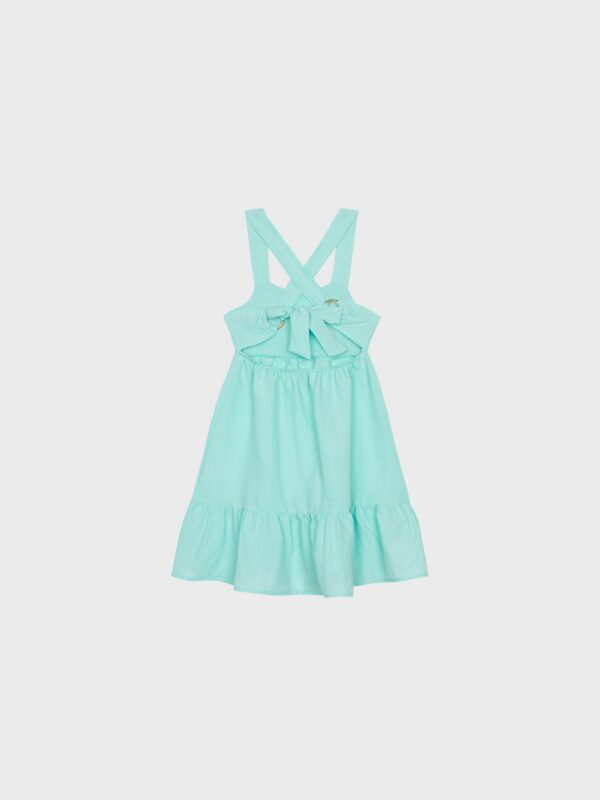 Robe verte à bretelle, légère et agréable à porter pour filles et ados, boutique de vêtements pour enfants à Saint Martin en Haut, dans les Monts du Lyonnais
