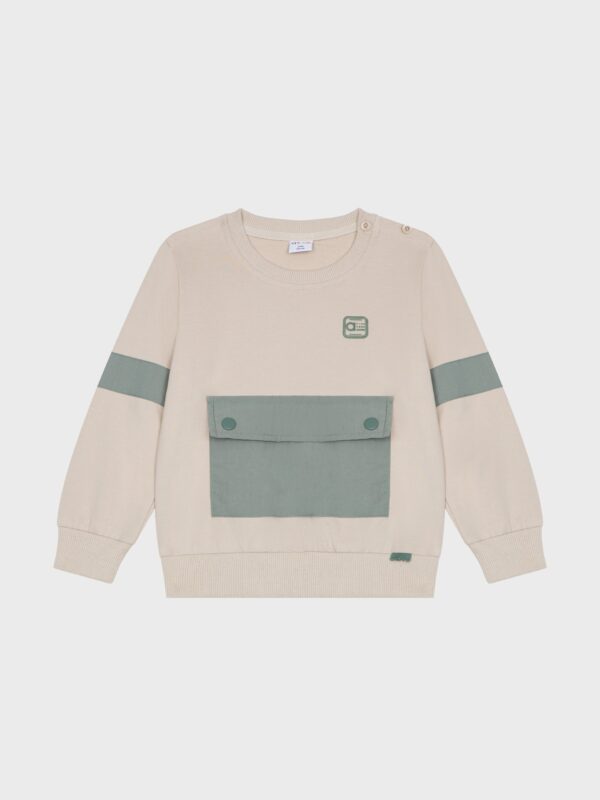Pull beige avec une poche ventrale de couleur verte, pour bébés garçons, boutique de vêtements pour enfants à Saint Martin en Haut, dans les Monts du Lyonnais