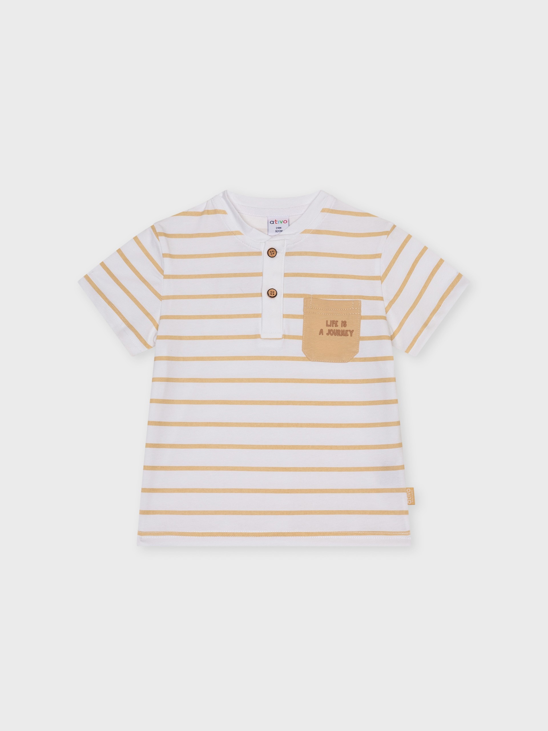 T-shirt rayé blanc et beige pour petits garçons, boutique de vêtements pour enfants à Saint Martin en Haut, dans les Monts du Lyonnais.