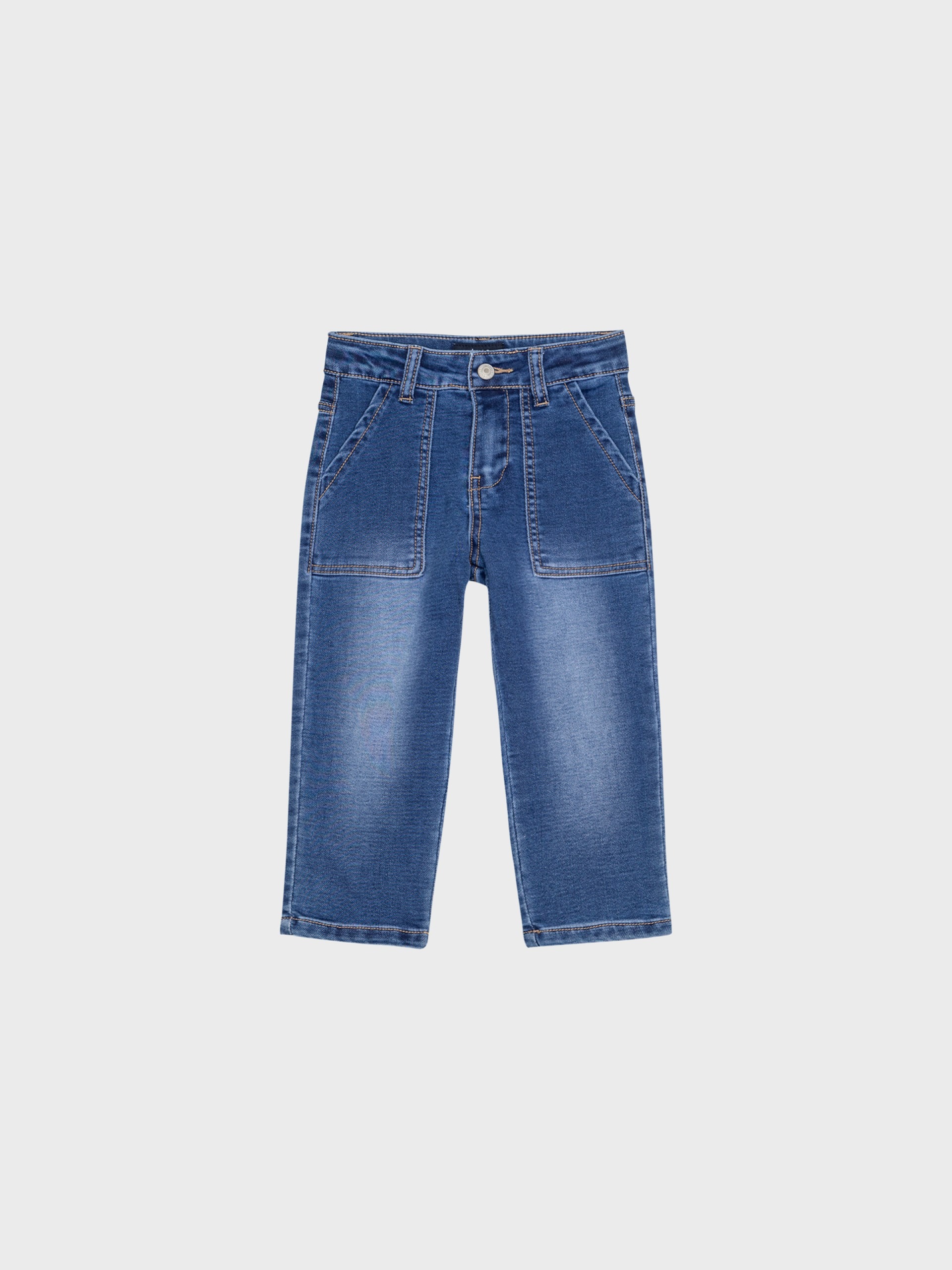 Jean bleu clair pour bébés garçons, boutique de vêtements pour enfants à Saint Martin en Haut, dans les Monts du Lyonnais