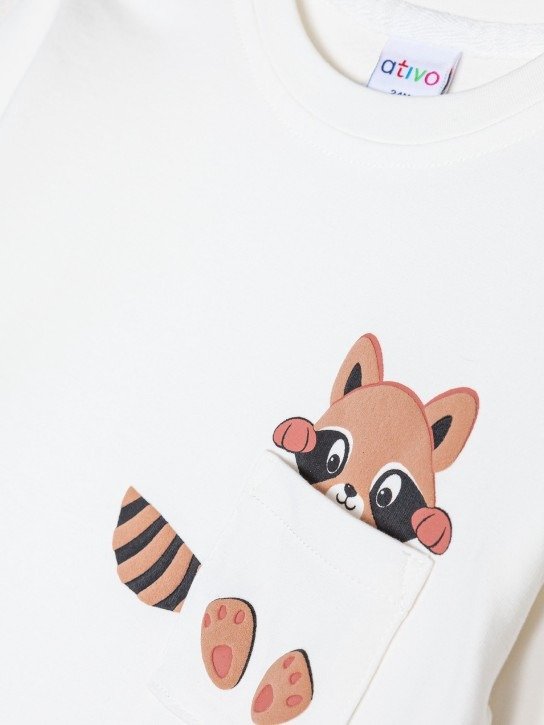 Pull blanc avec poche et raton laveur – Image 3